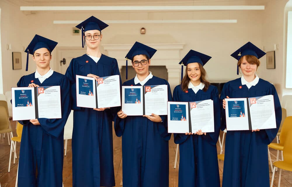 Dop­pel­te Pre­mie­re an der Schloss Krum­bach Int. School