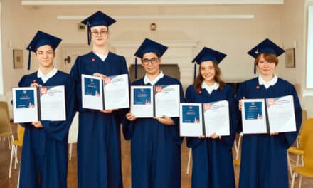 Dop­pel­te Pre­mie­re an der Schloss Krum­bach Int. School