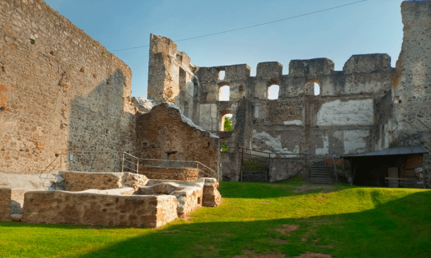 Rose Garden and Castle Ruin Kirchschlag