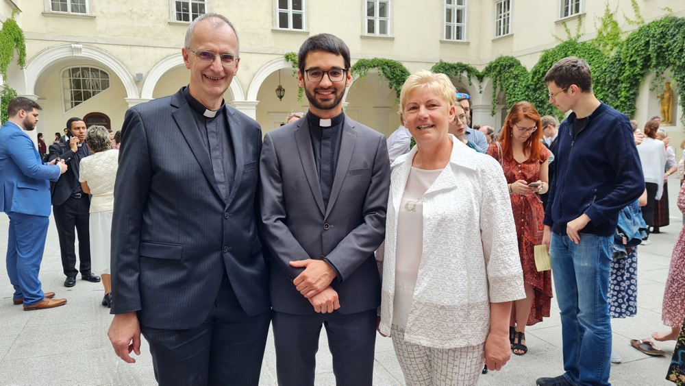 Aus Seeben­stein zur Pries­ter­wei­he im Dom