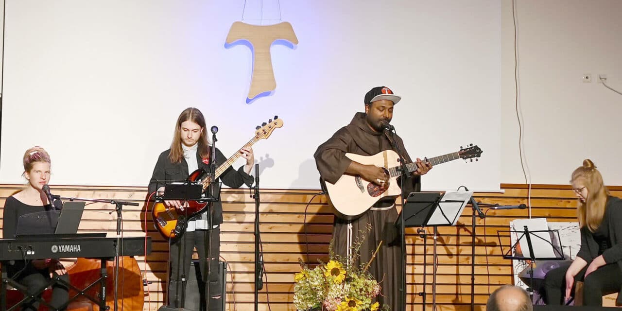 Benefizkonzert mit „singendem Mönch“