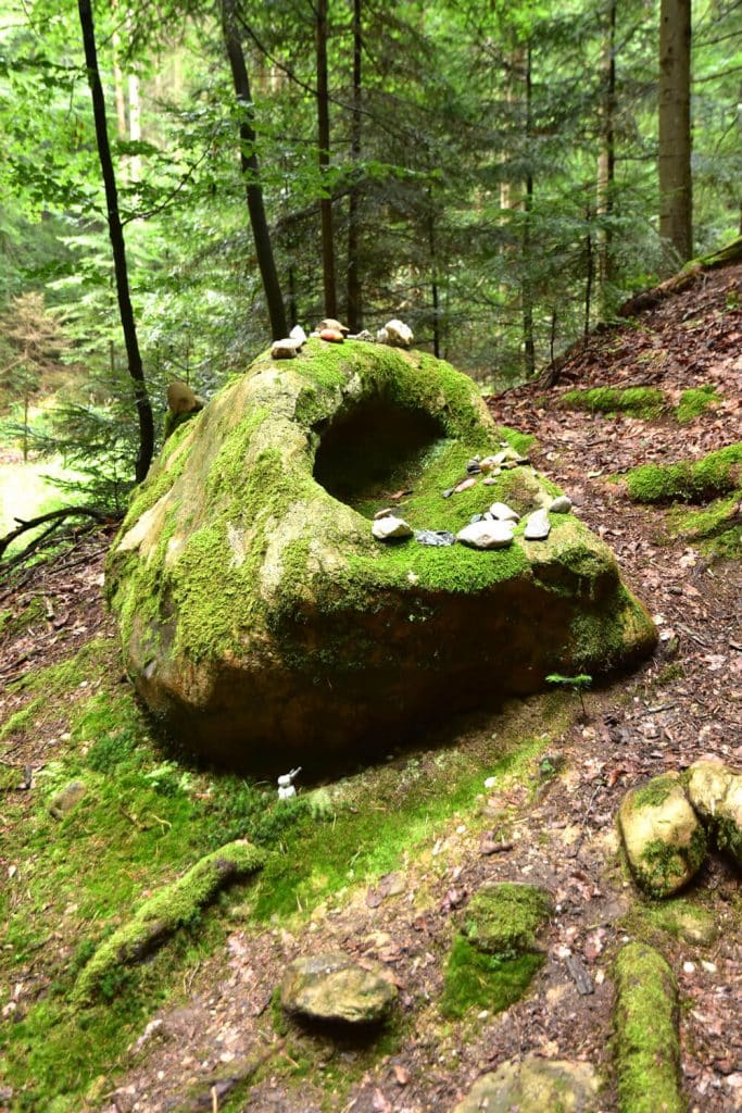 02 Hohler Stein