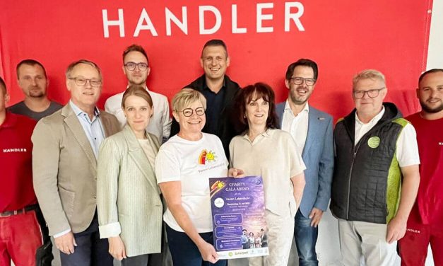 Mittendrin: Dachgleiche und eine Charity-Gala